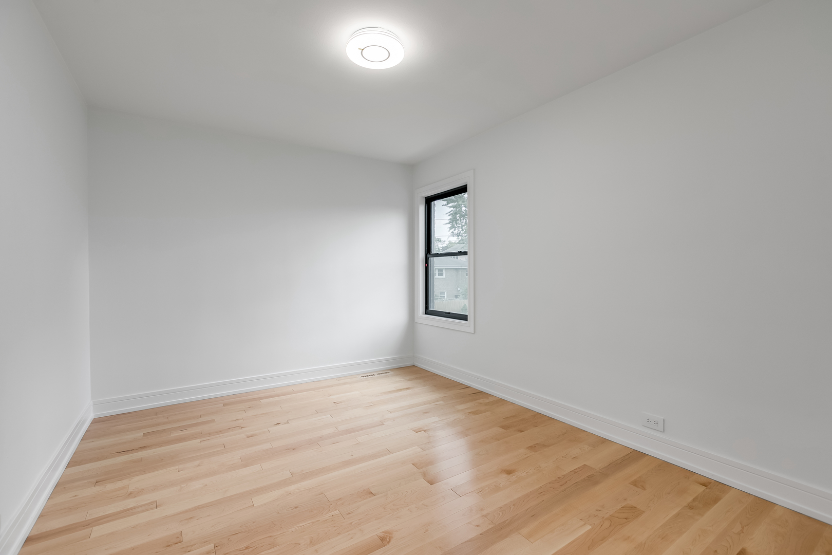 7323 N Kedvale Avenue Property Photo 14