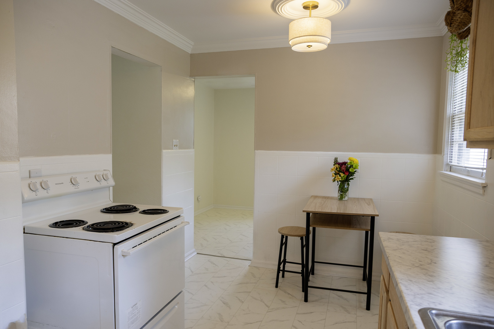 209 S Brook Lane Property Photo 8