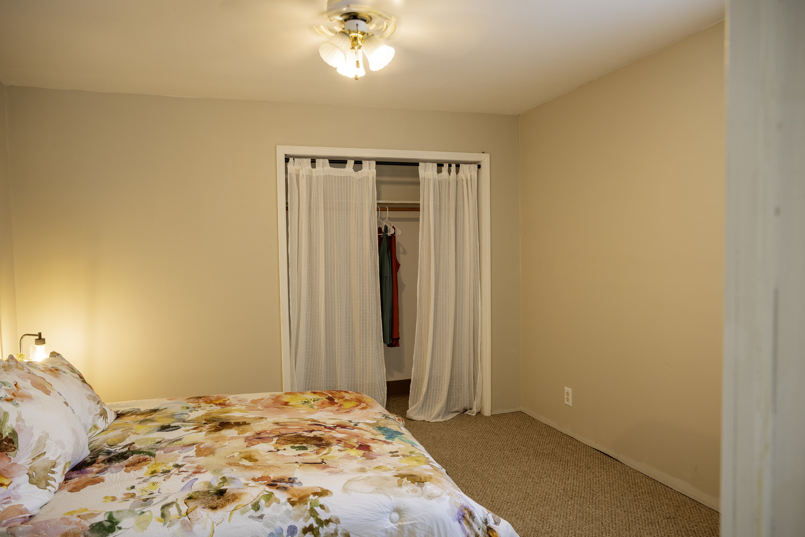 209 S Brook Lane Property Photo 10