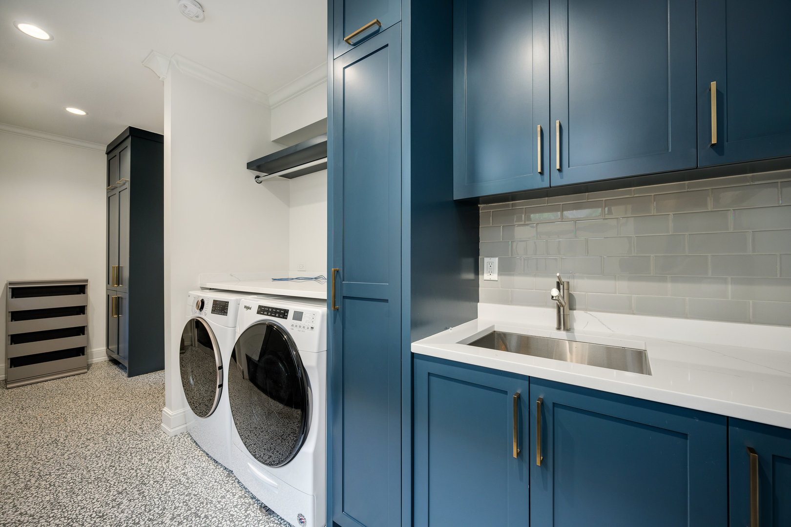 12716461 Property Photo 46