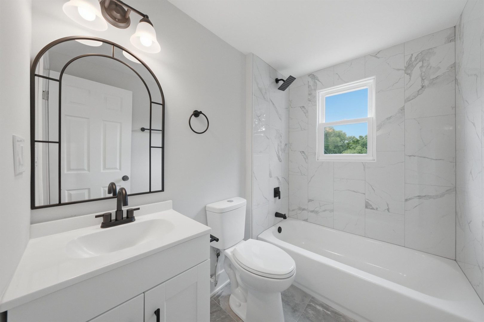 15480 Millard Avenue Property Photo 12