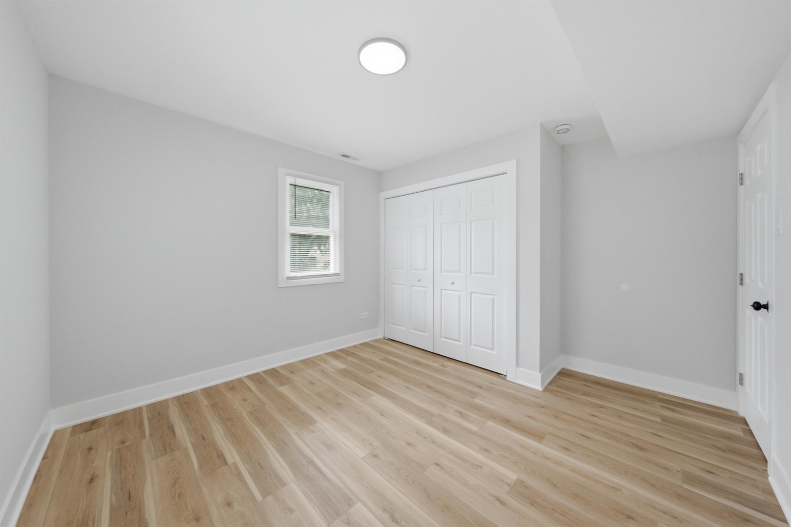 15480 Millard Avenue Property Photo 14