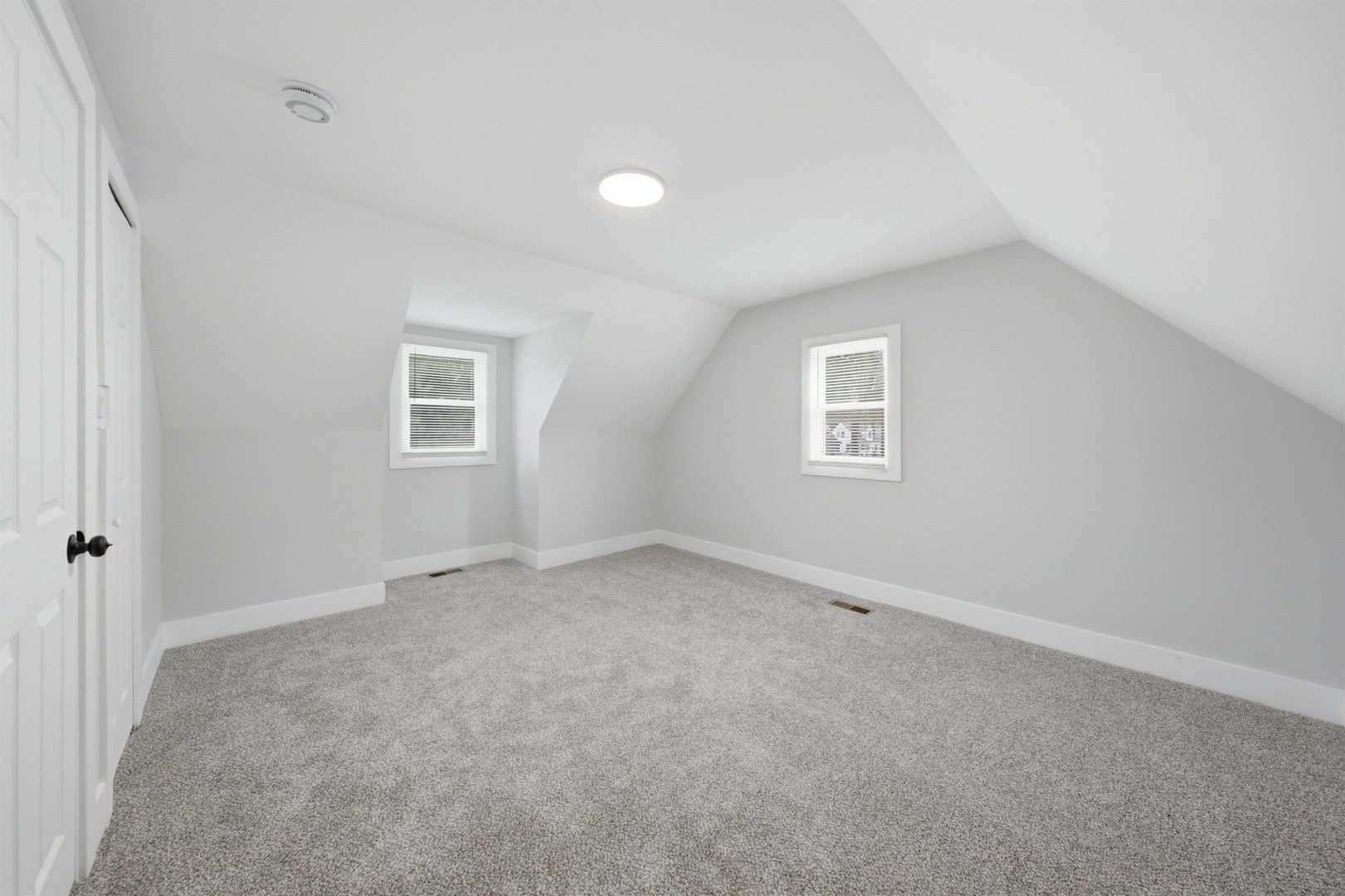 15480 Millard Avenue Property Photo 17