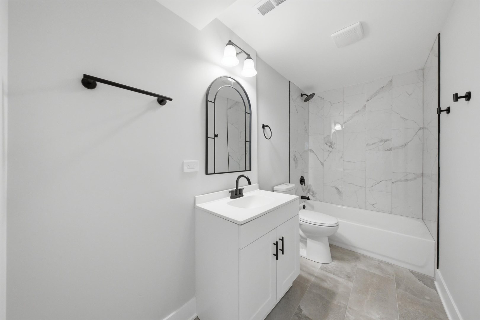 15480 Millard Avenue Property Photo 19