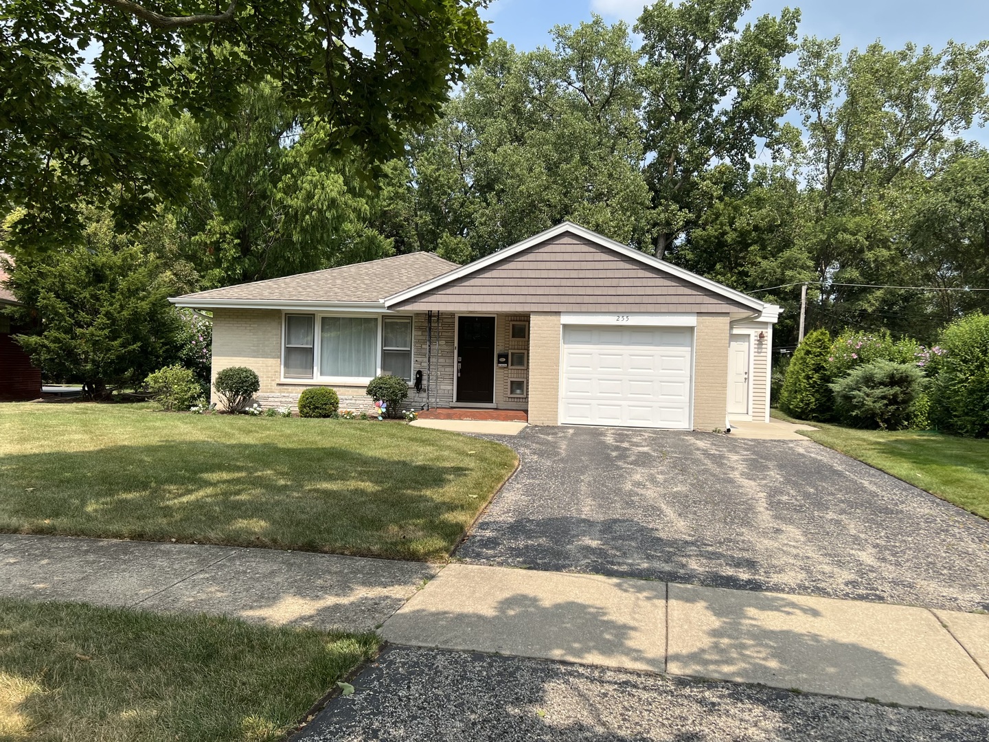 255 Riverside Drive Property Photo 1