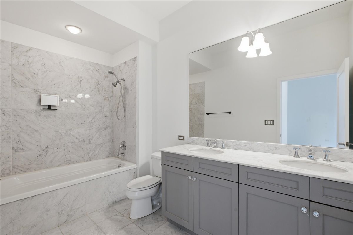 1707 W George Street 60 Property Photo 11
