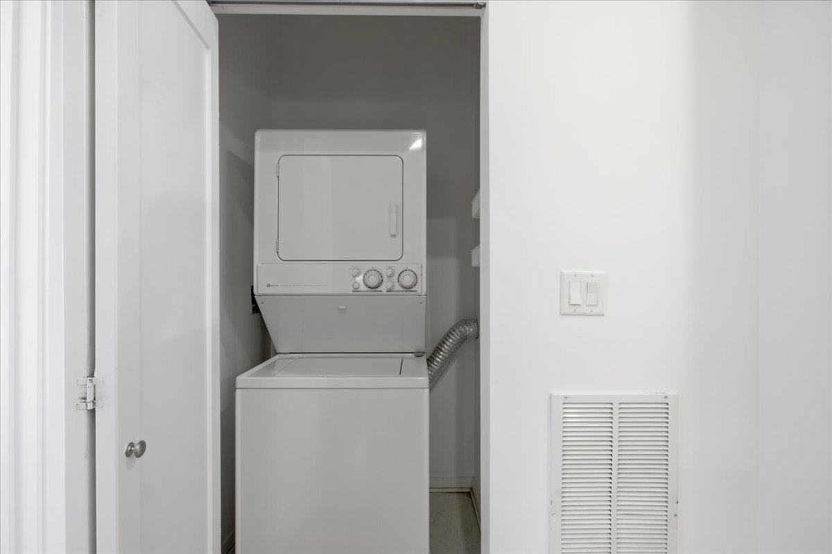 1707 W George Street 60 Property Photo 14