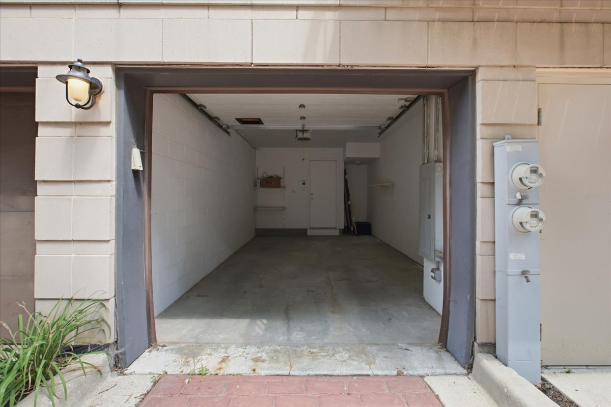 1707 W George Street 60 Property Photo 15