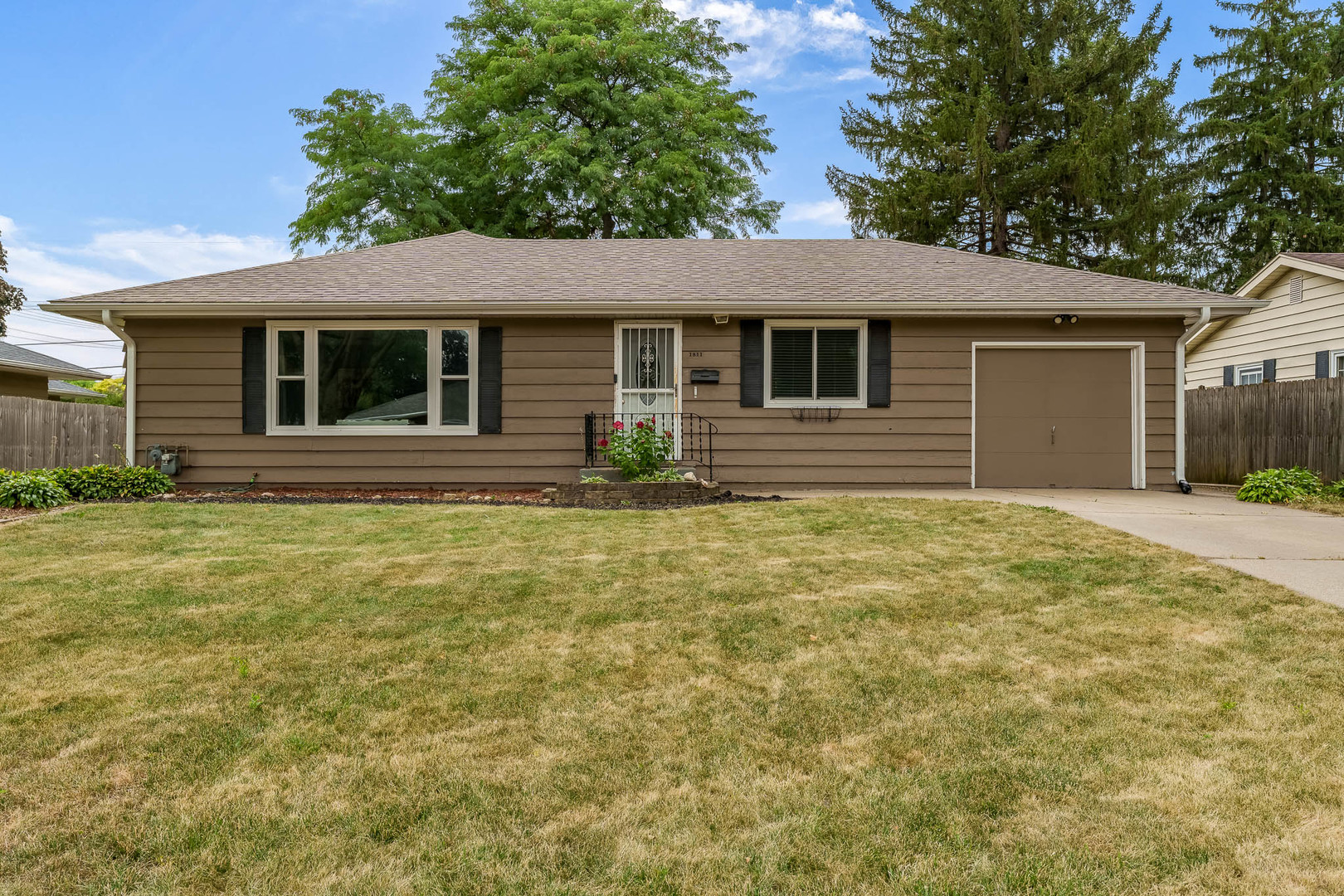 1811 RANDOLPH Drive Property Photo 1