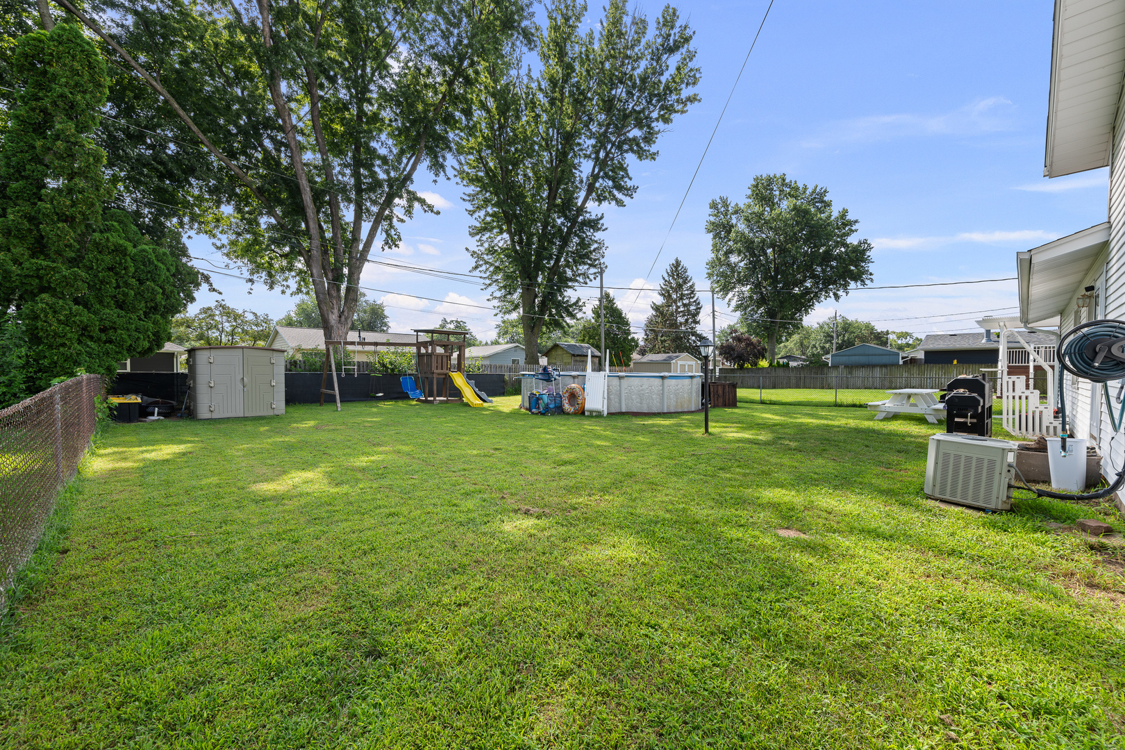 3121 Greenbrier Drive Property Photo 2