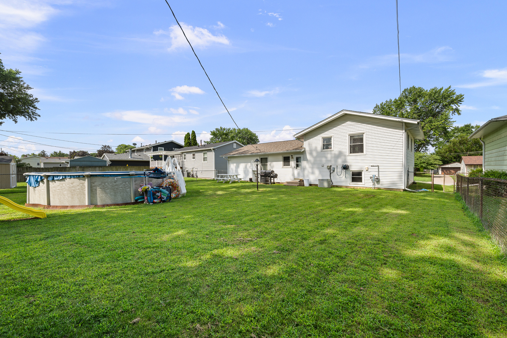 3121 Greenbrier Drive Property Photo 3