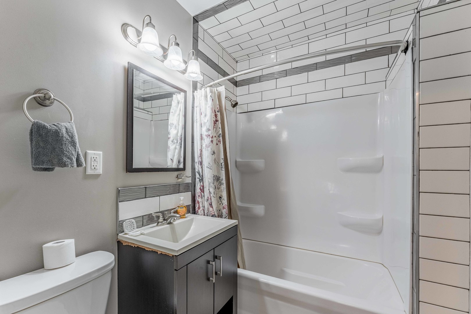 228 Richards Street Property Photo 18