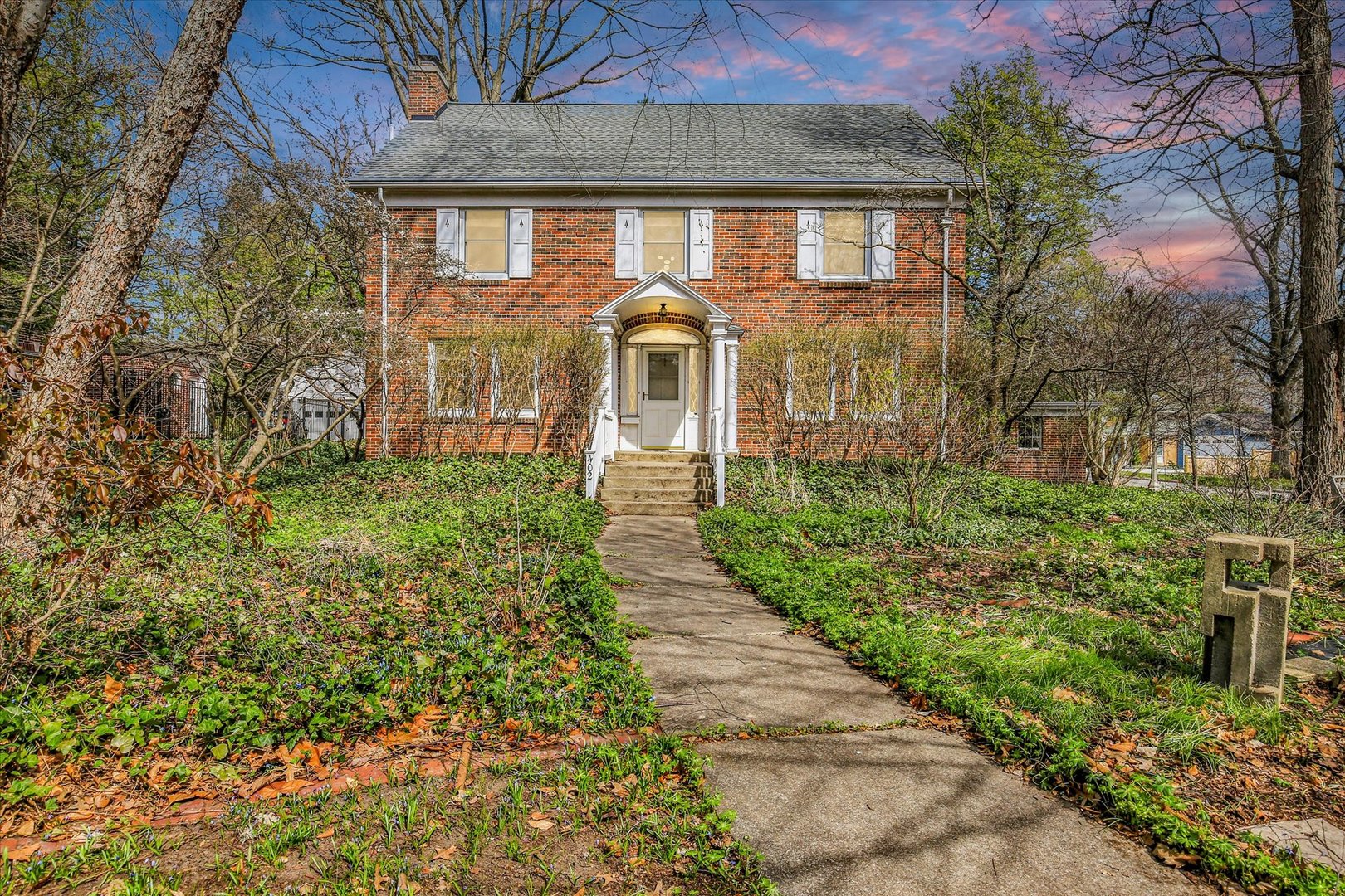 402 W Pennsylvania Avenue Property Photo 8