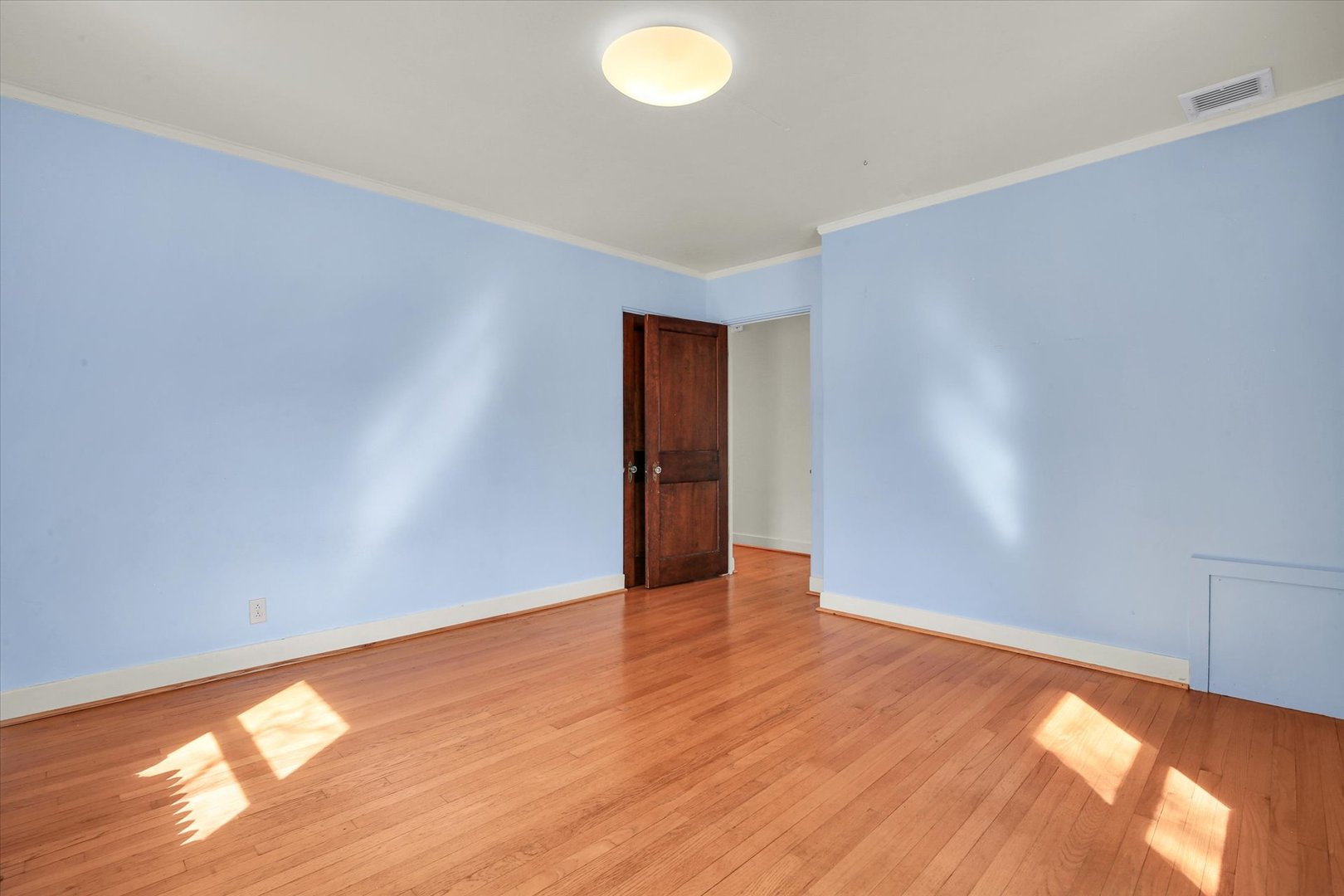 402 W Pennsylvania Avenue Property Photo 31