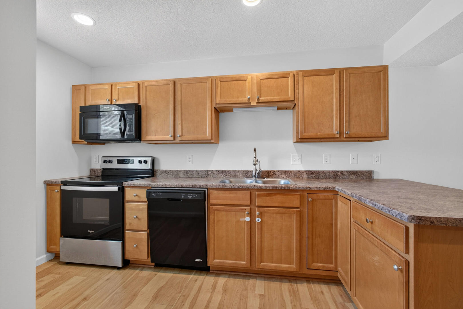 520 Prairie Meadow Drive Property Photo 8