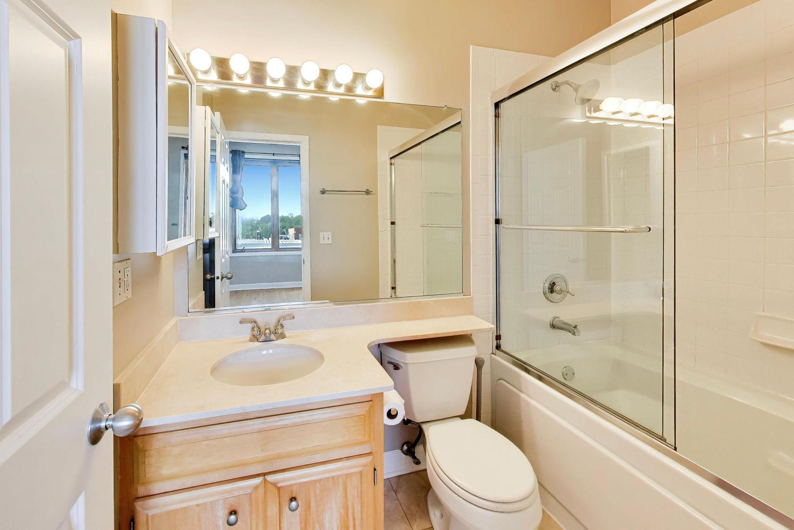 1875 N Winnebago Avenue 7 Property Photo 11