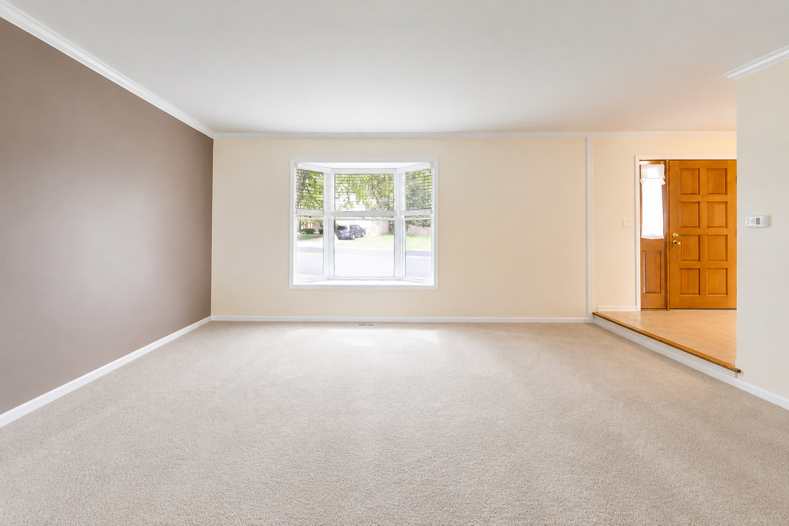 320 Yorkshire Drive Property Photo 2