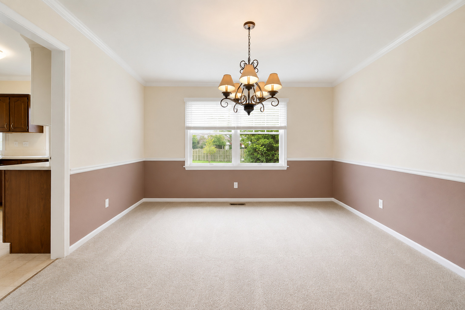 320 Yorkshire Drive Property Photo 3