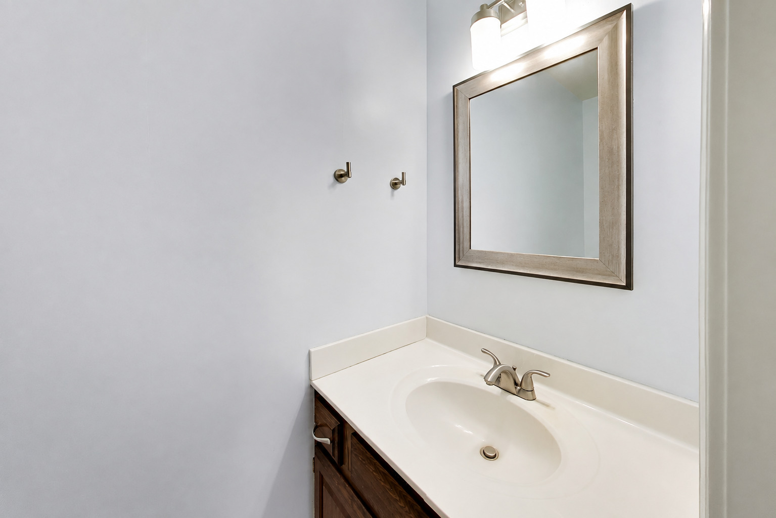 320 Yorkshire Drive Property Photo 8