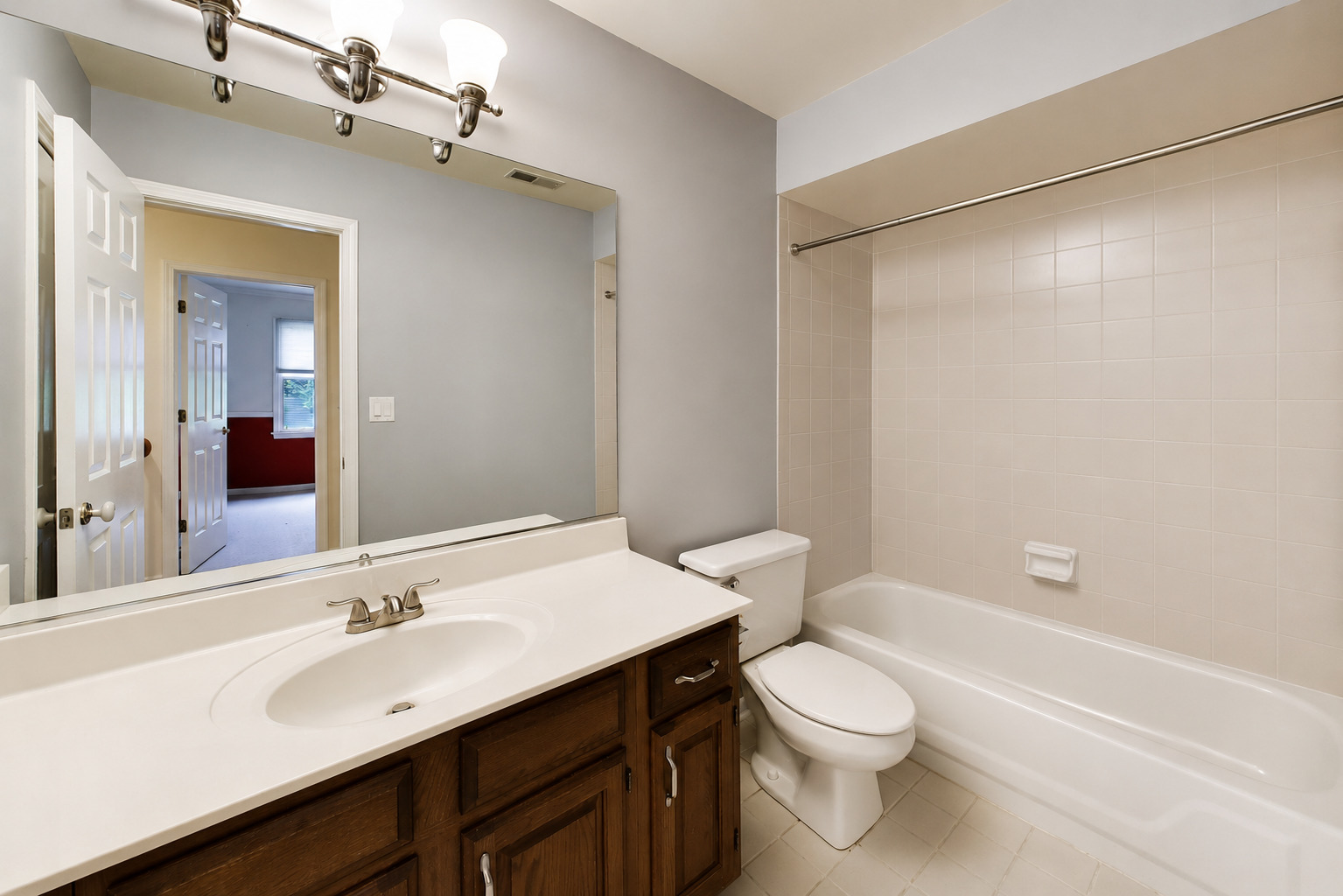 320 Yorkshire Drive Property Photo 14