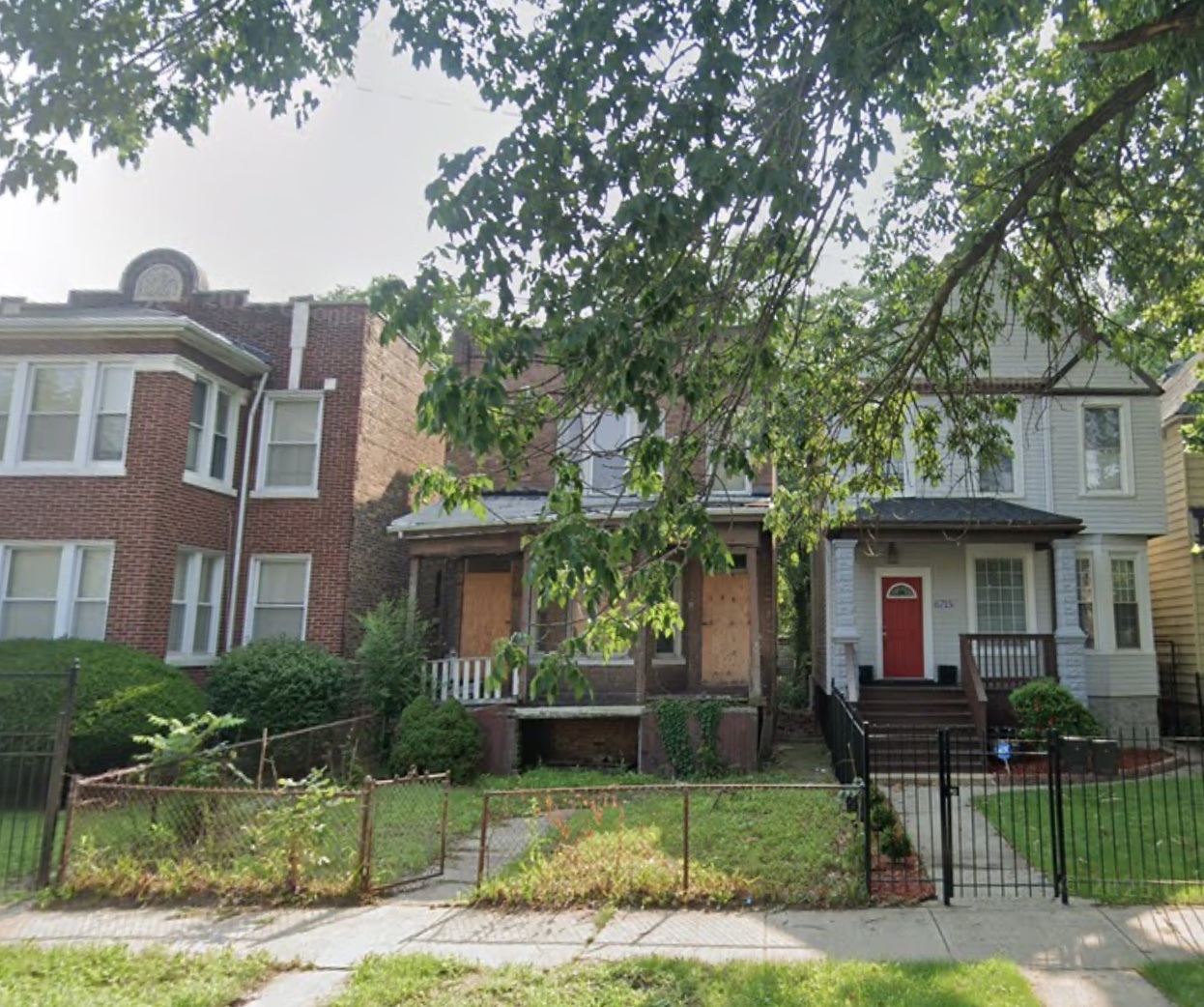 6711 S UNION Avenue Property Photo 1