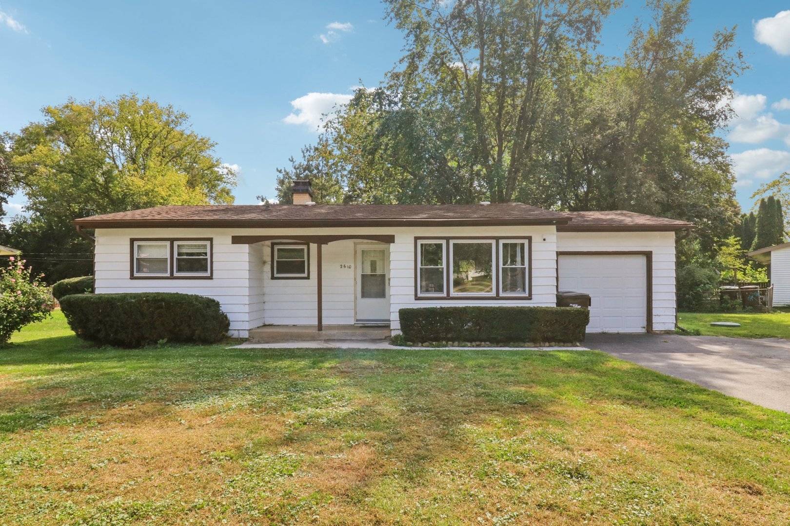 2610 Killarney Drive Property Photo 1