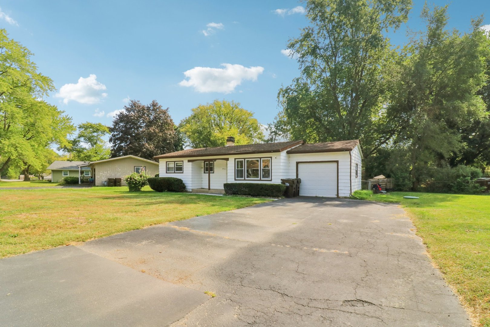 2610 Killarney Drive Property Photo 2
