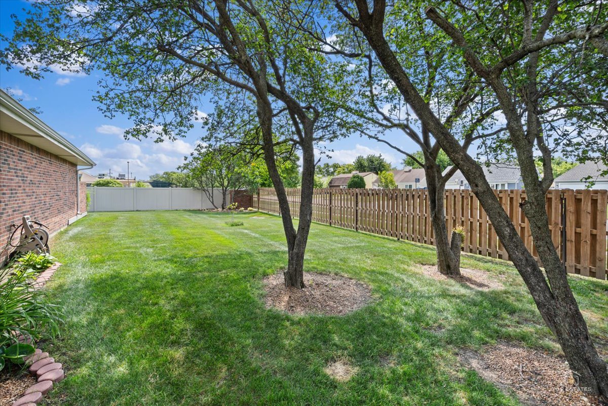 1 Fallcreek Circle Property Photo 15