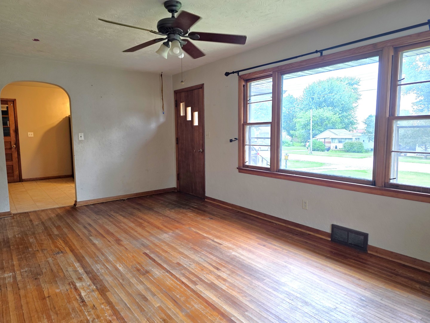 309 W Main Street Property Photo 4
