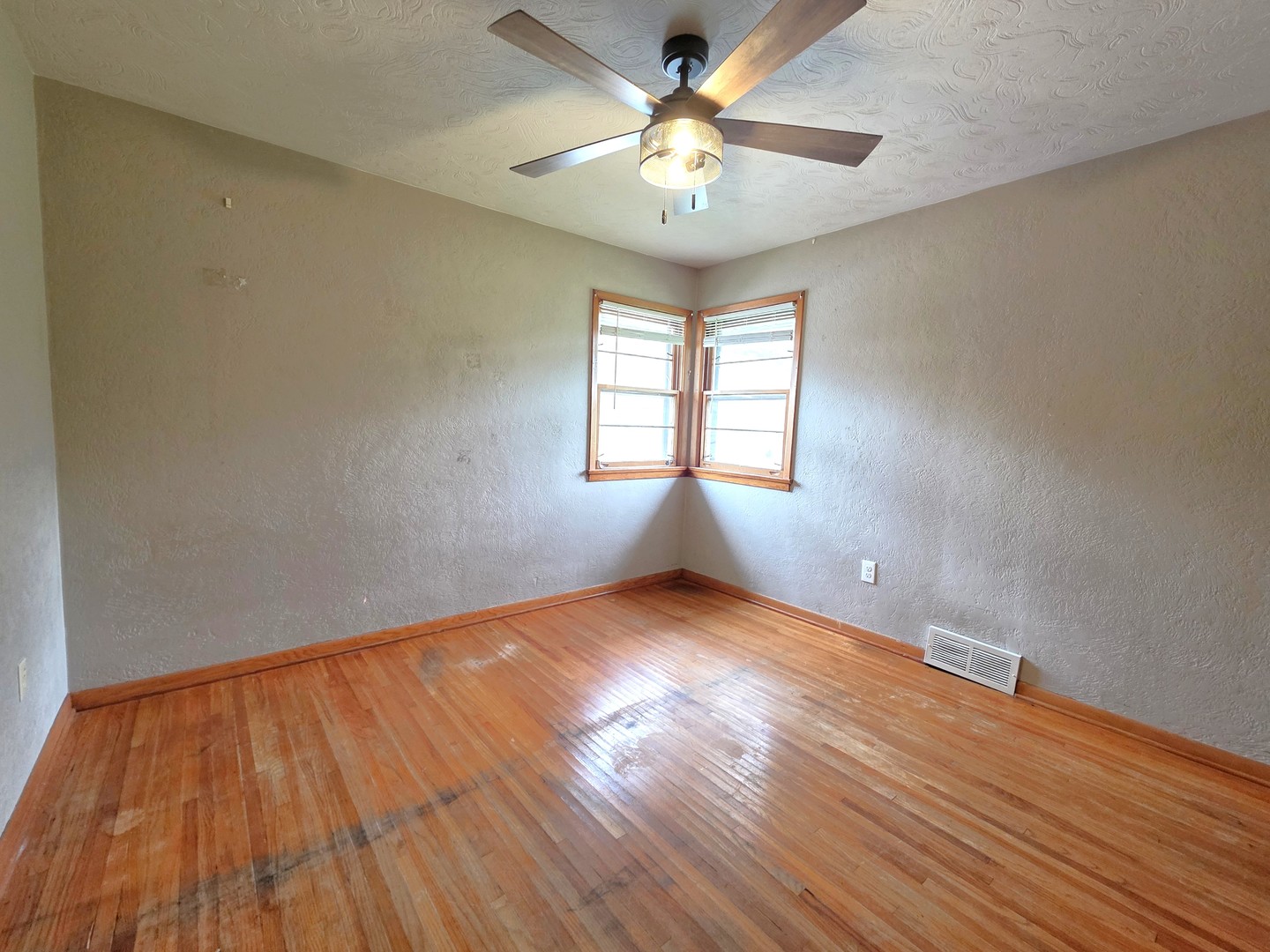 309 W Main Street Property Photo 8