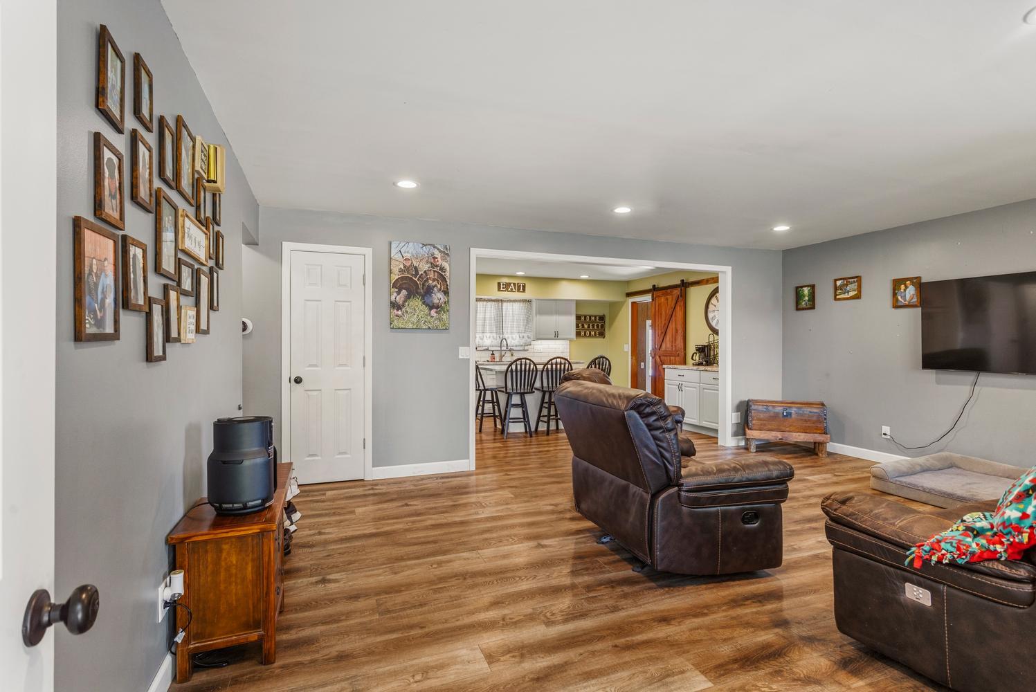 304 S Mckinley Street Property Photo 4