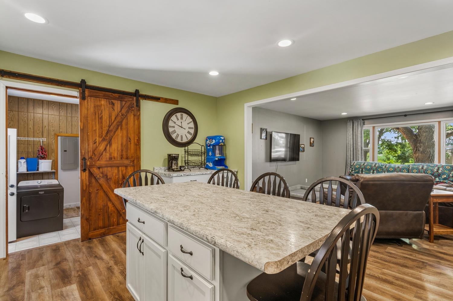 304 S Mckinley Street Property Photo 11