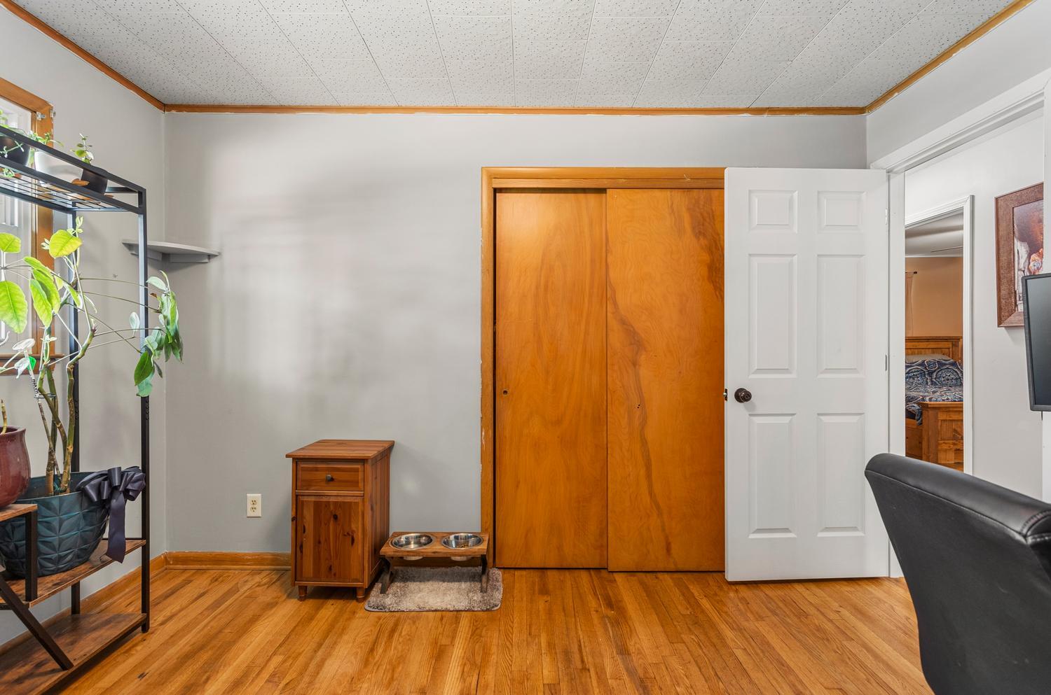 304 S Mckinley Street Property Photo 23