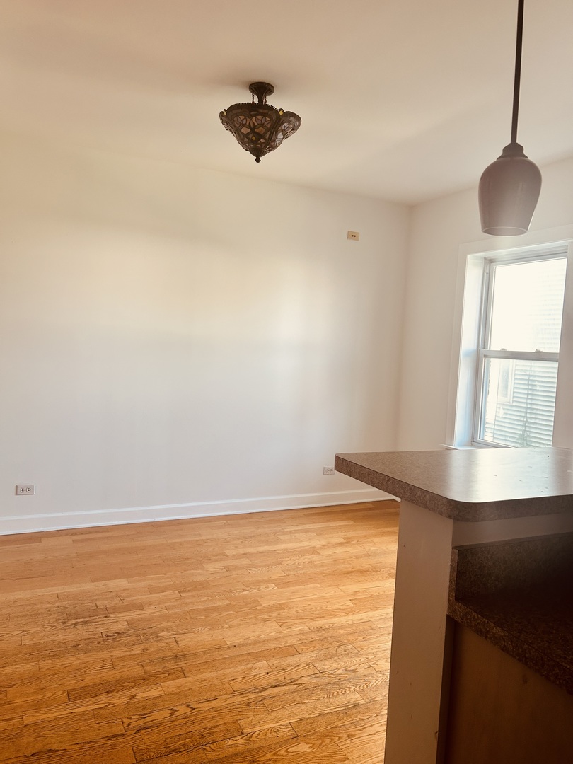 3222 W Berteau Avenue 1 Property Photo 8