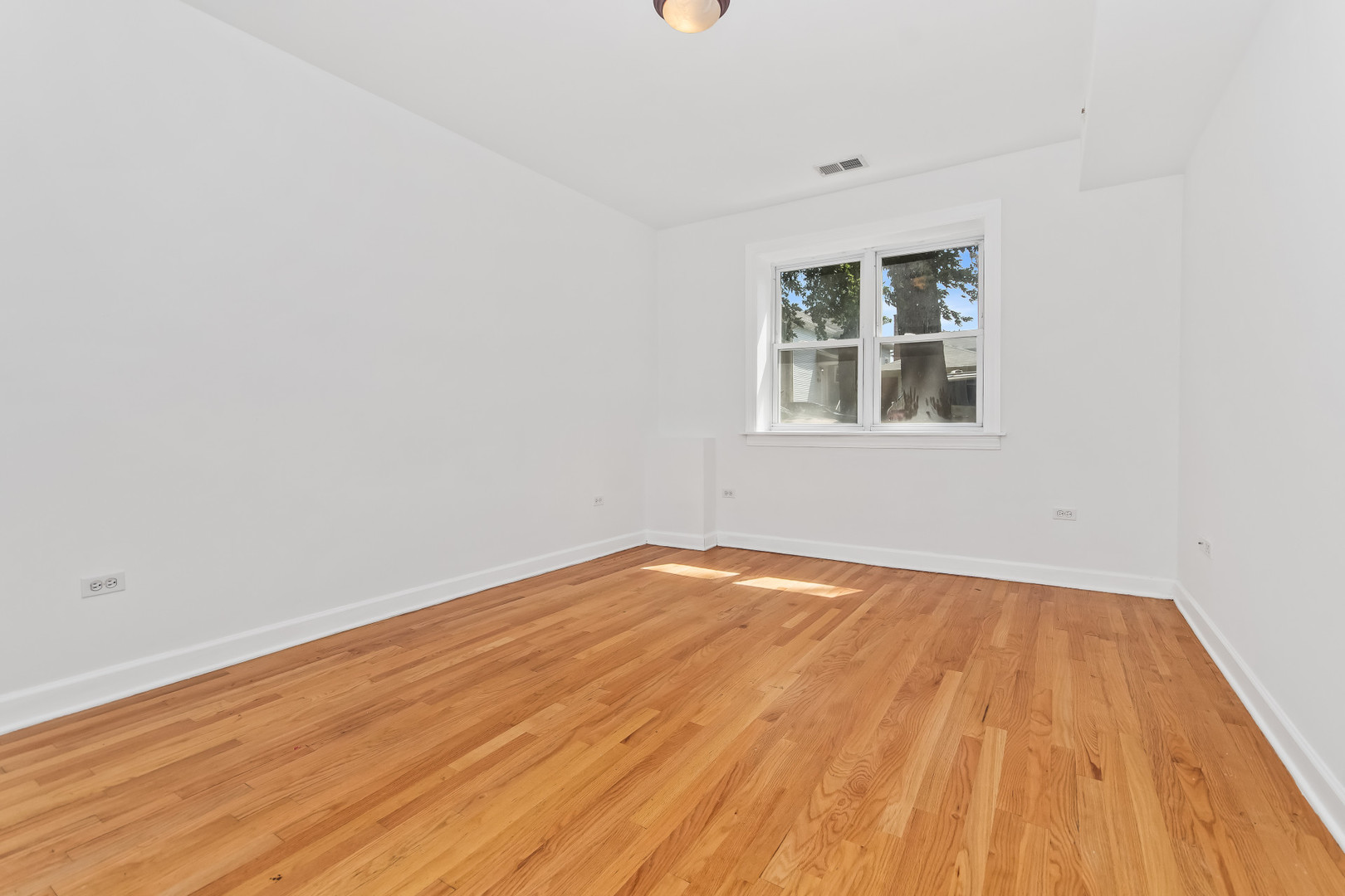 3222 W Berteau Avenue 1 Property Photo 19