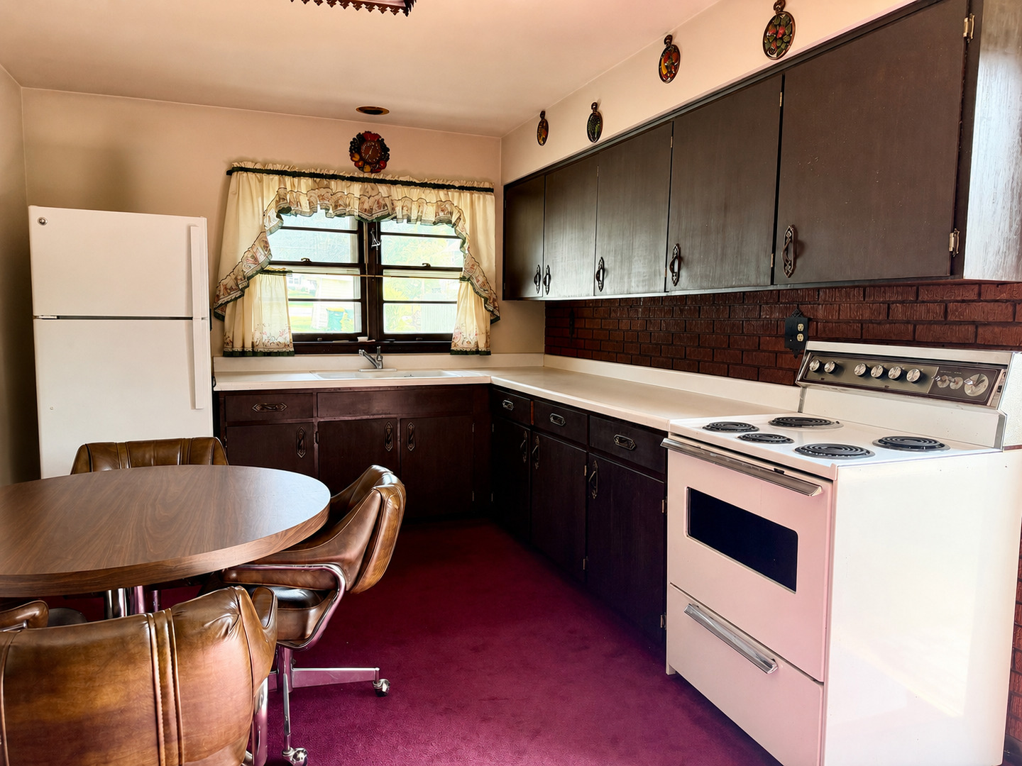 467 Ryall Street Property Photo 8