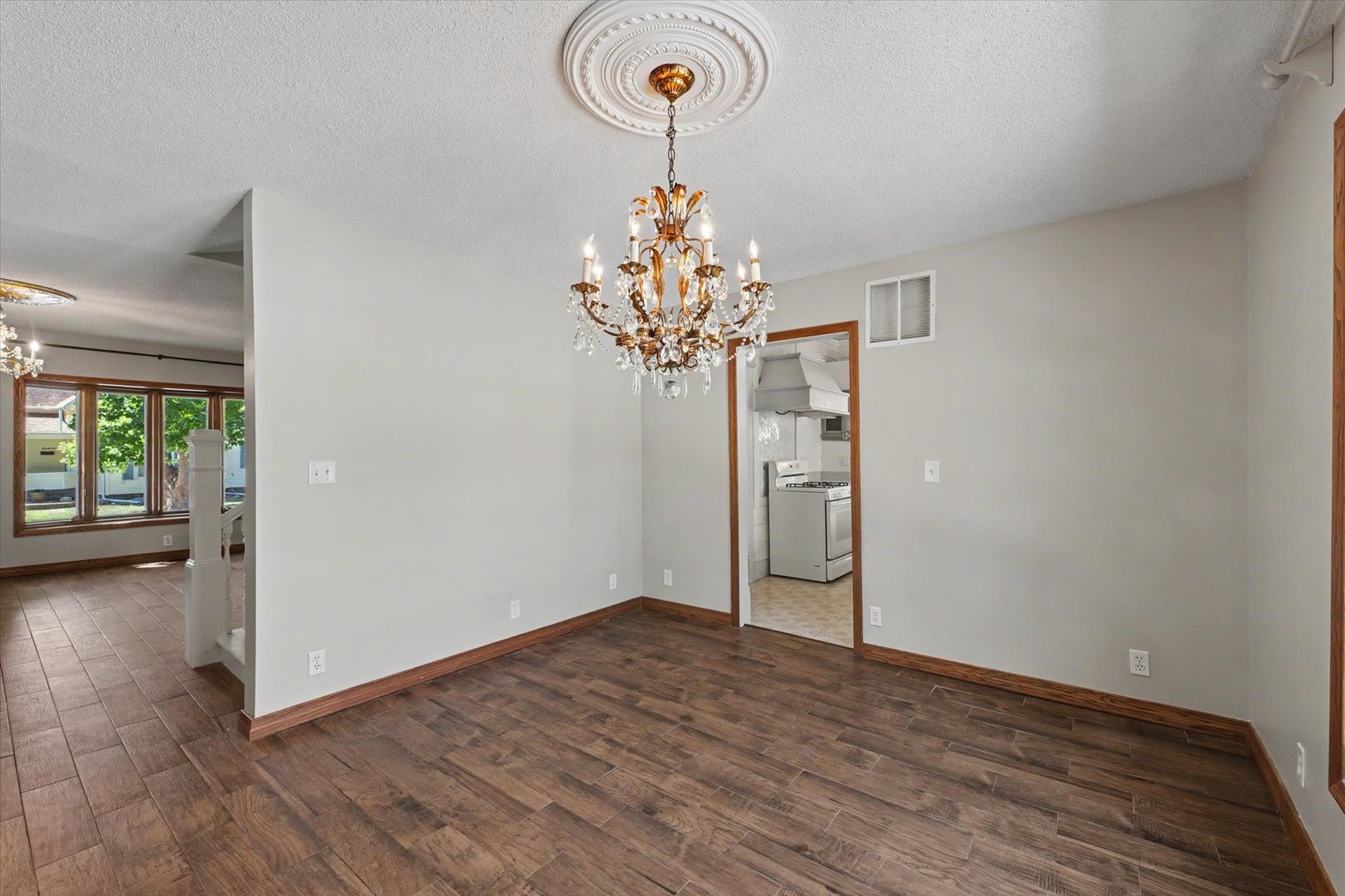 12 S Walnut Street Property Photo 4