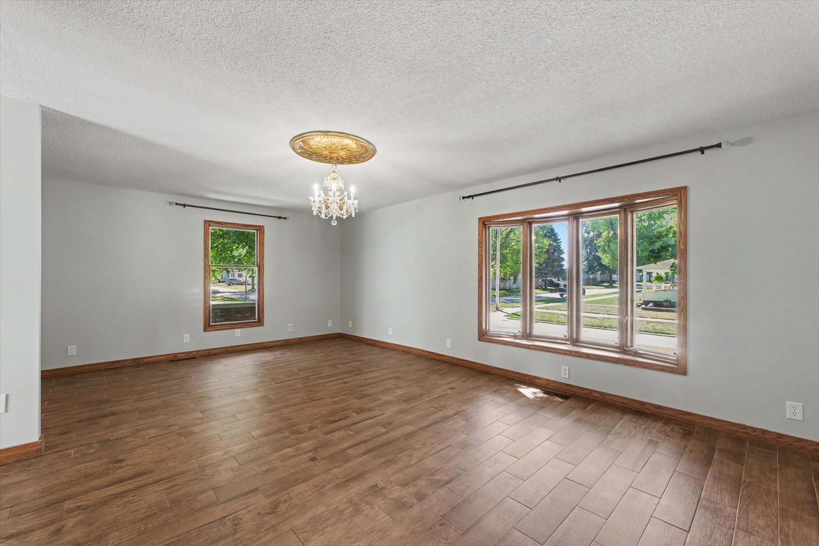 12 S Walnut Street Property Photo 14
