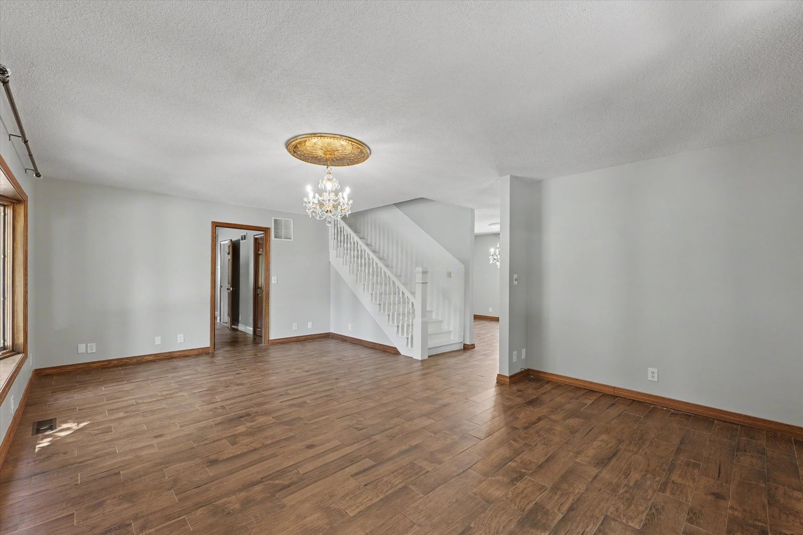 12 S Walnut Street Property Photo 16