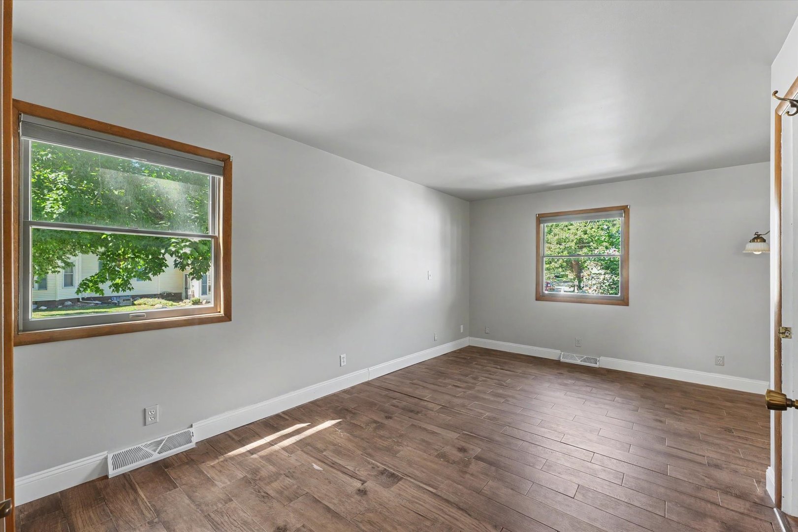 12 S Walnut Street Property Photo 18
