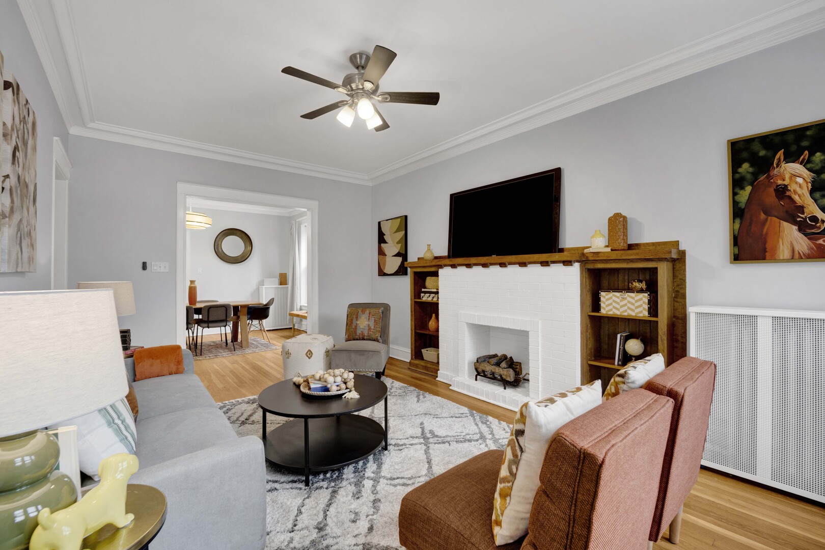 1915 W Montrose Avenue 2 Property Photo 5