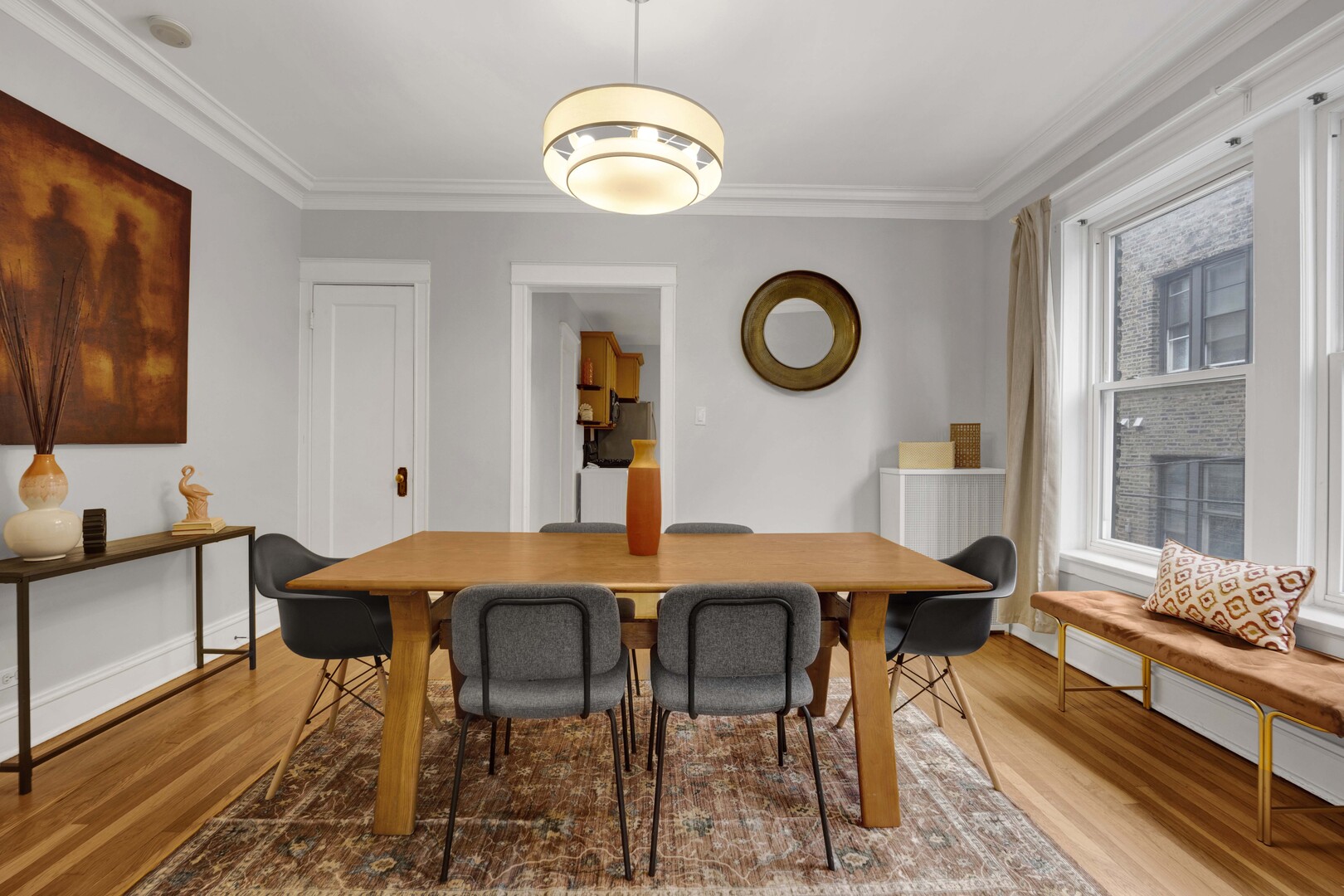 1915 W Montrose Avenue 2 Property Photo 8