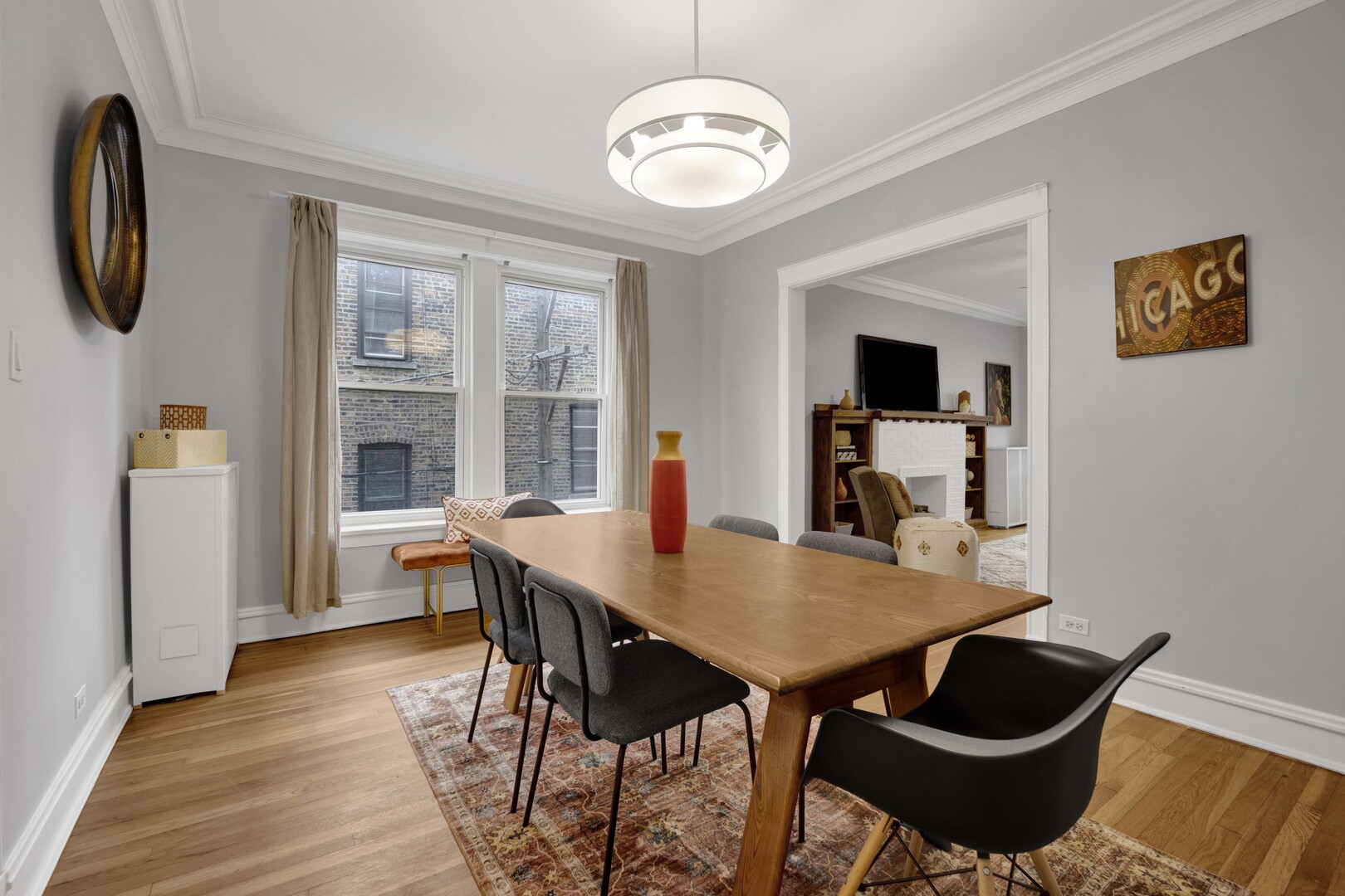 1915 W Montrose Avenue 2 Property Photo 10