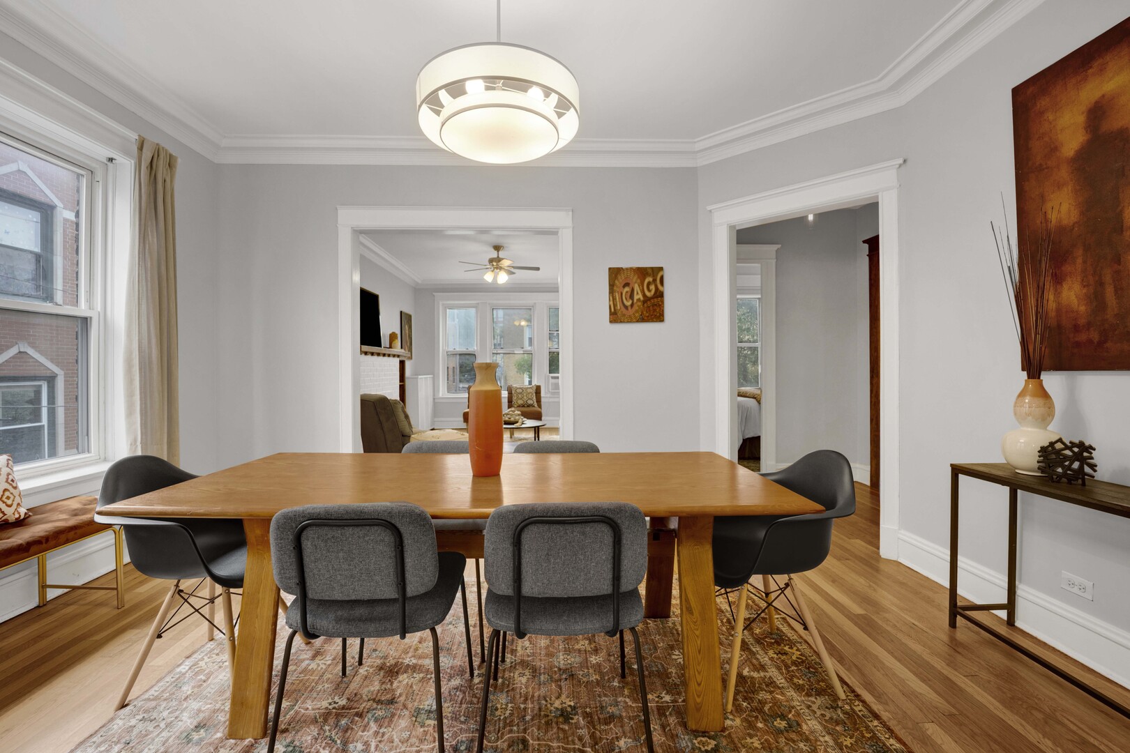 1915 W Montrose Avenue 2 Property Photo 11