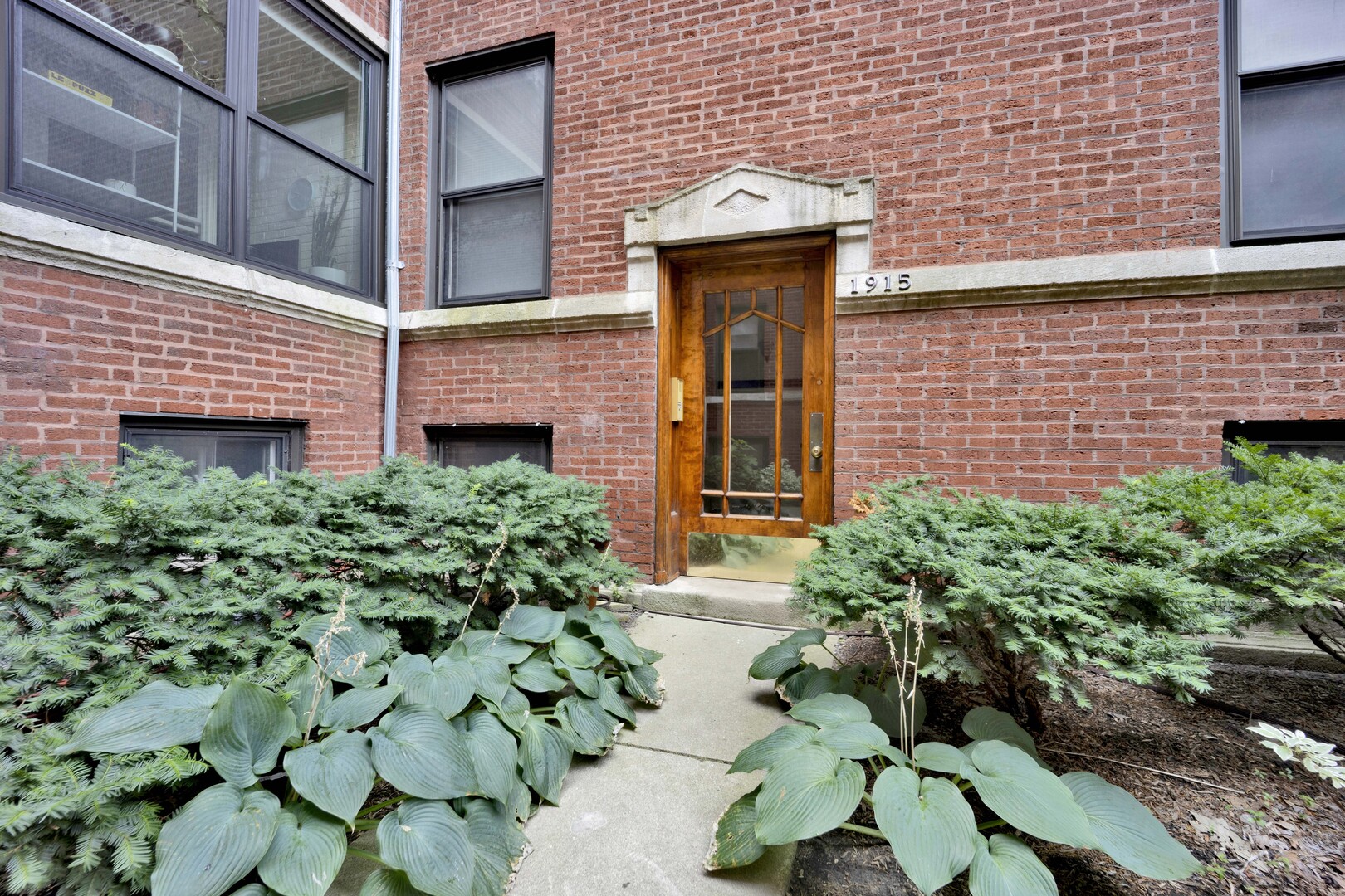 1915 W Montrose Avenue 2 Property Photo 33