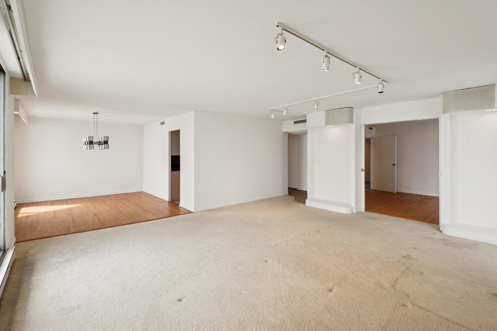 6007 N Sheridan Road 27b Property Photo 3