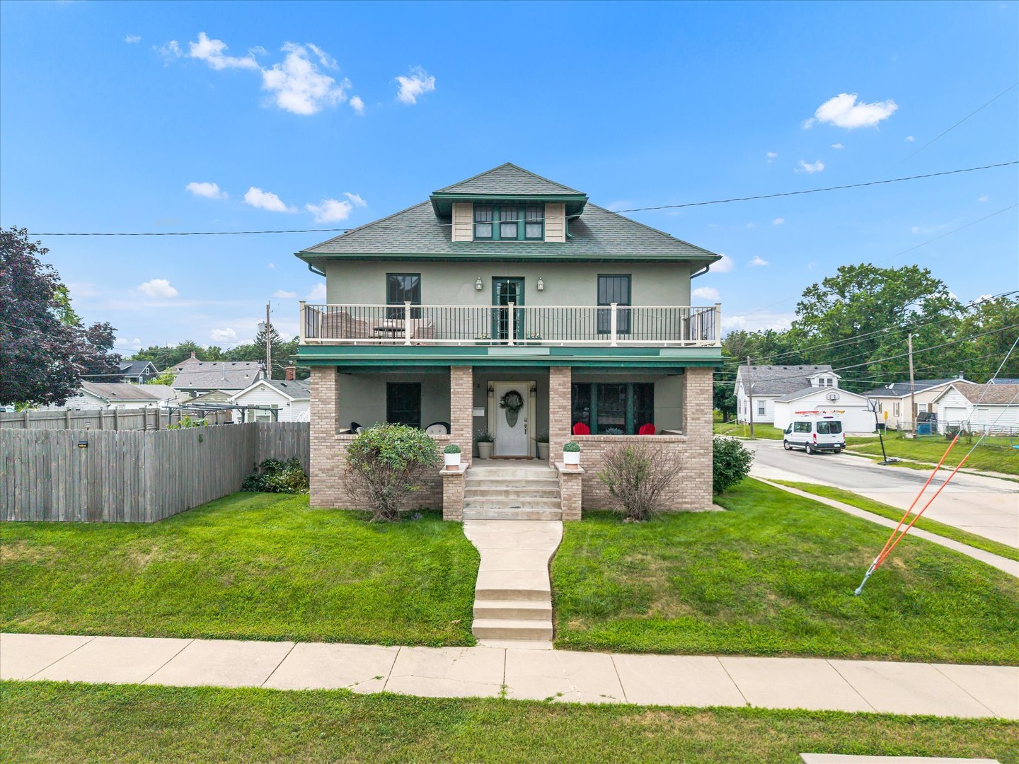 302 9th Street Property Photo 1