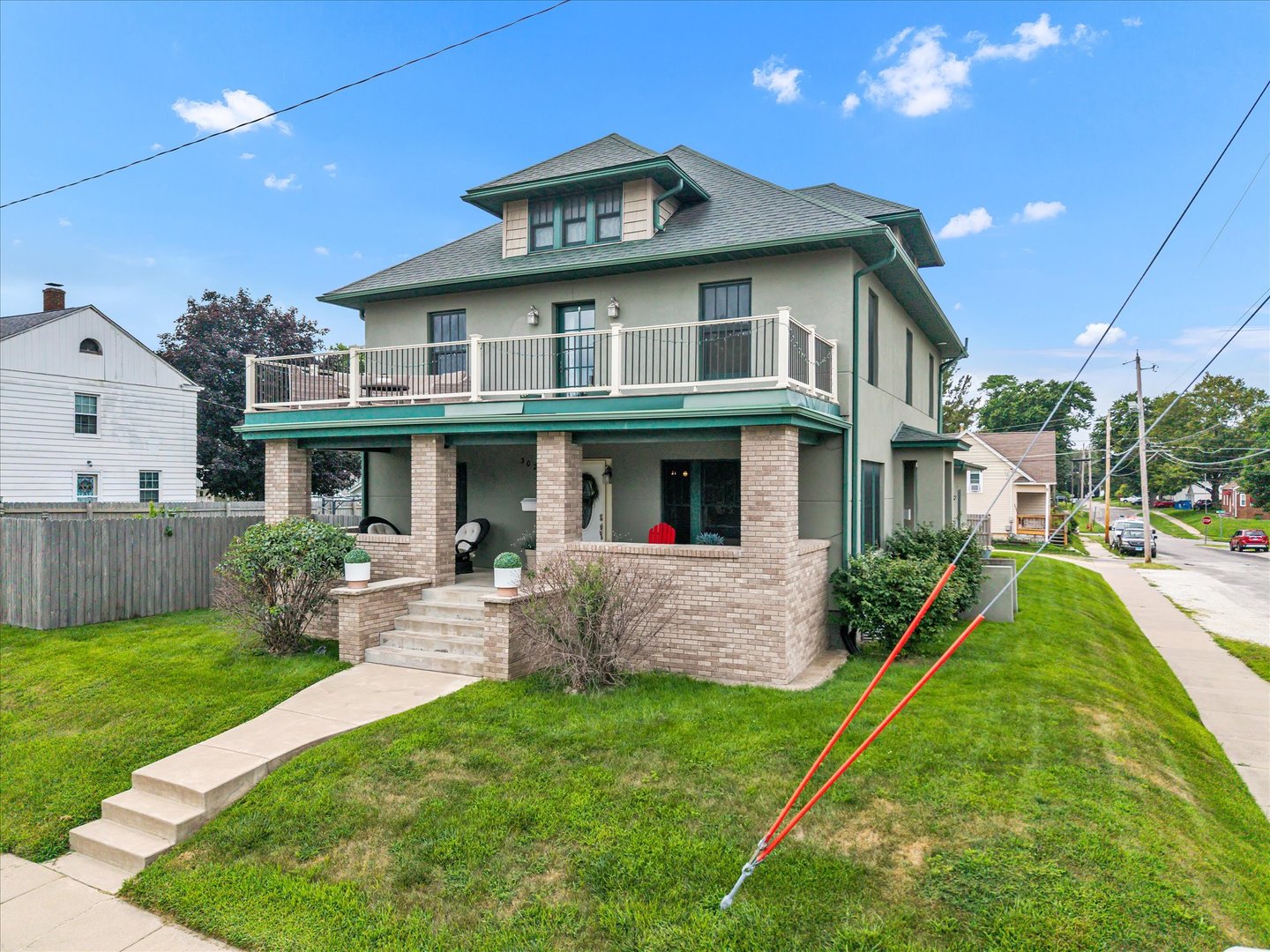 302 9th Street Property Photo 4