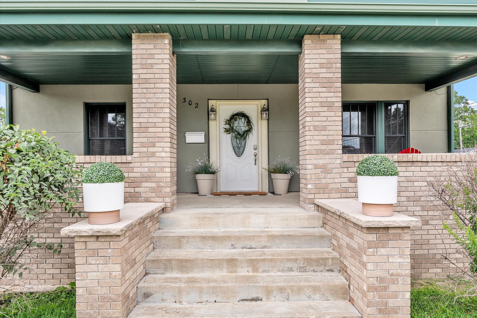 302 9th Street Property Photo 5