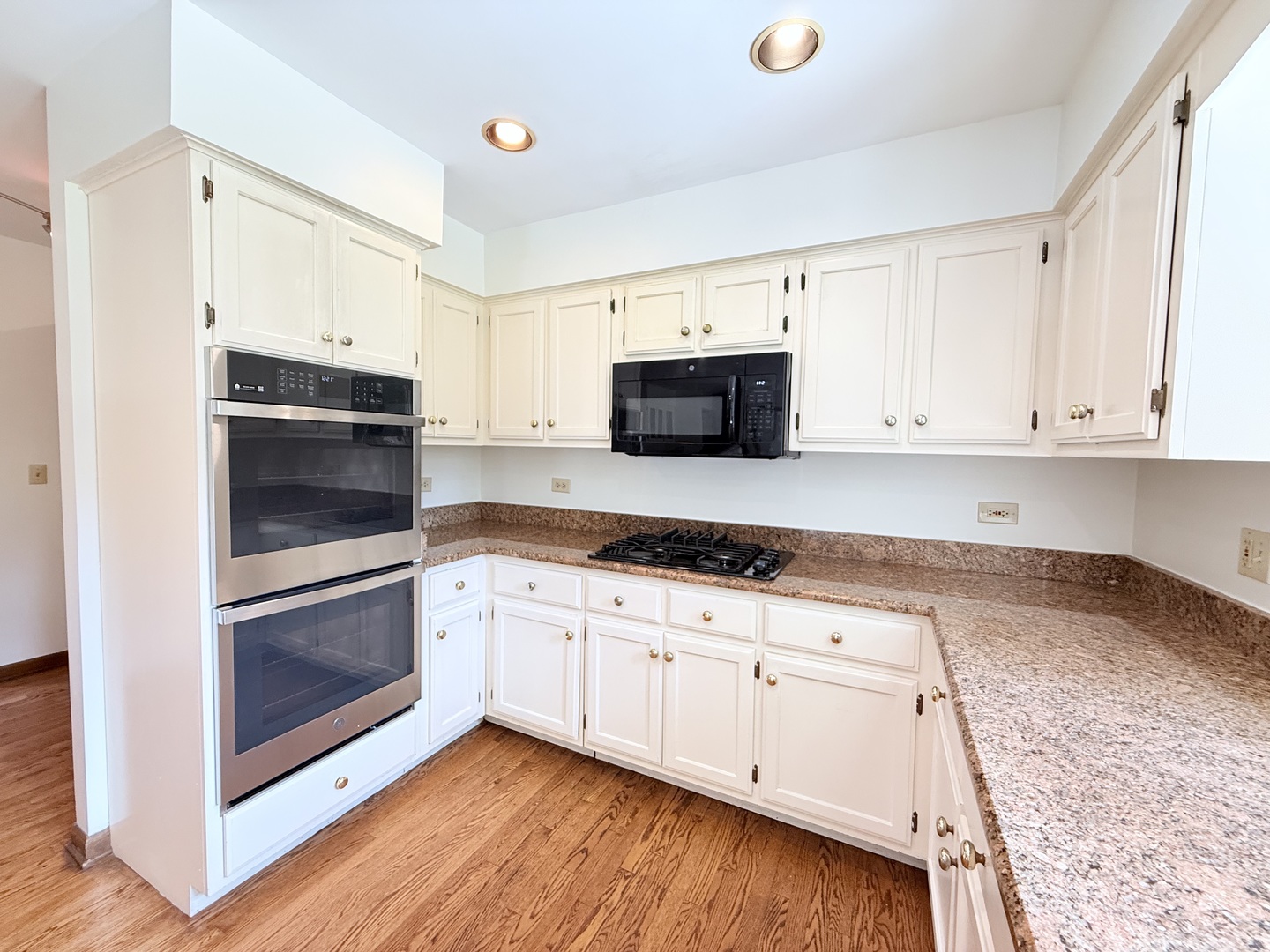 2318 River Woods Drive Property Photo 12